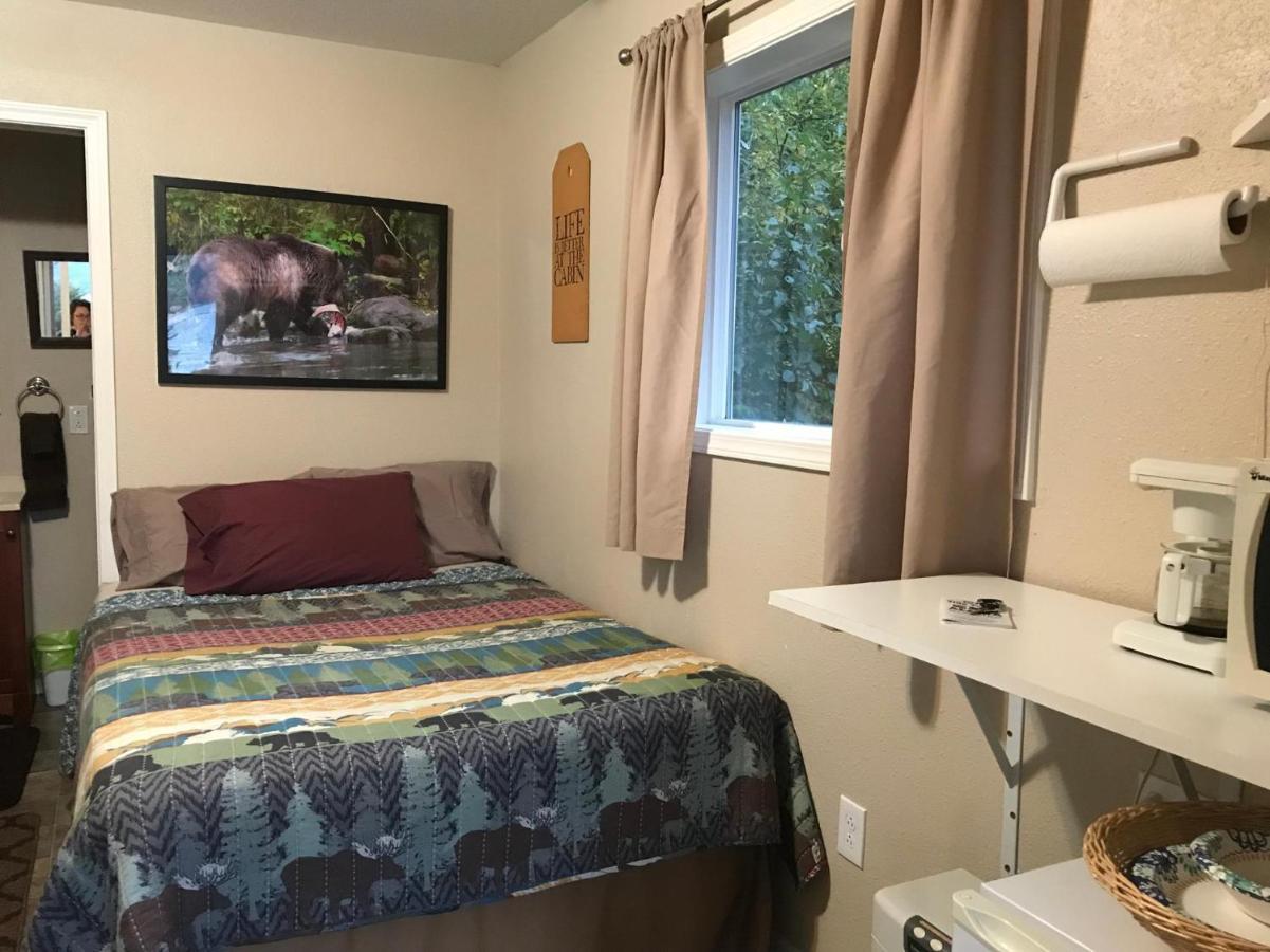 Cabin 1 Lynn View Lodge Haines 外观 照片